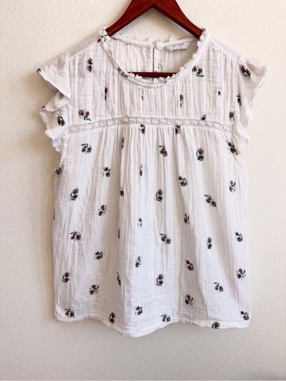 Lucky Brand White Cotton Floral Ruffle Sleeve Top
